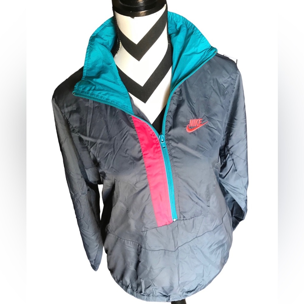 Womens vintage Nike track pullover